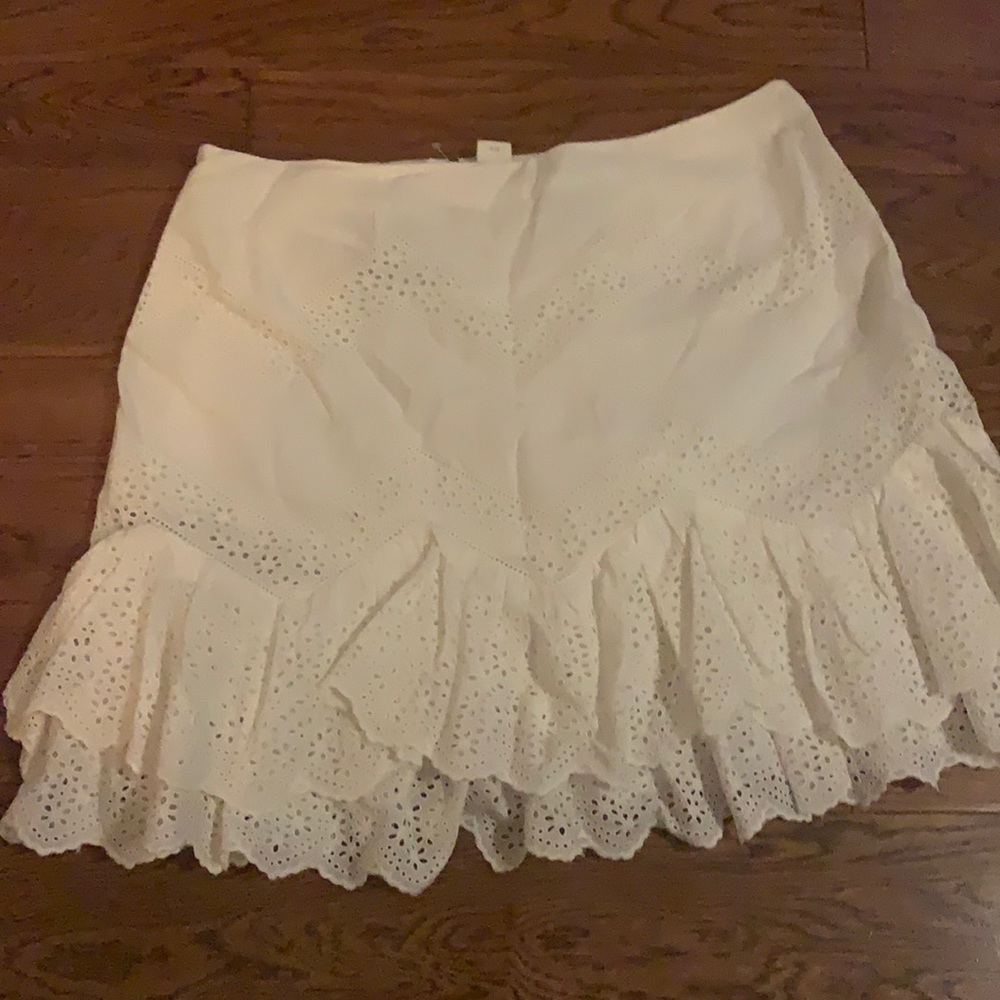 White skirt (US 12)